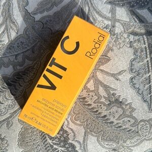 Rodial Vit C Papaya Enzyme Scrub